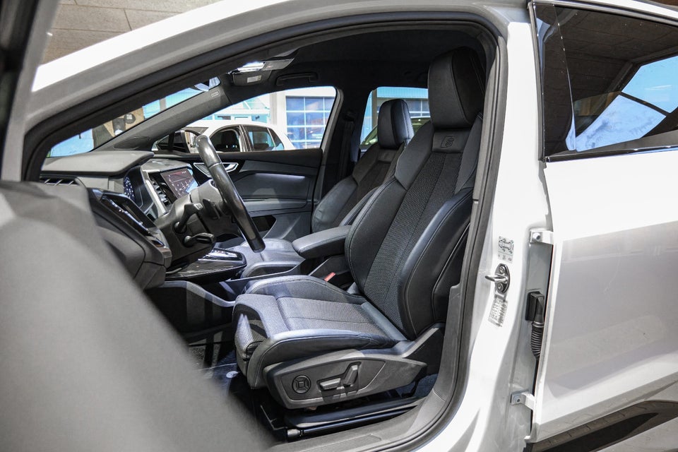 Audi Q4 e-tron 40 S-line 5d