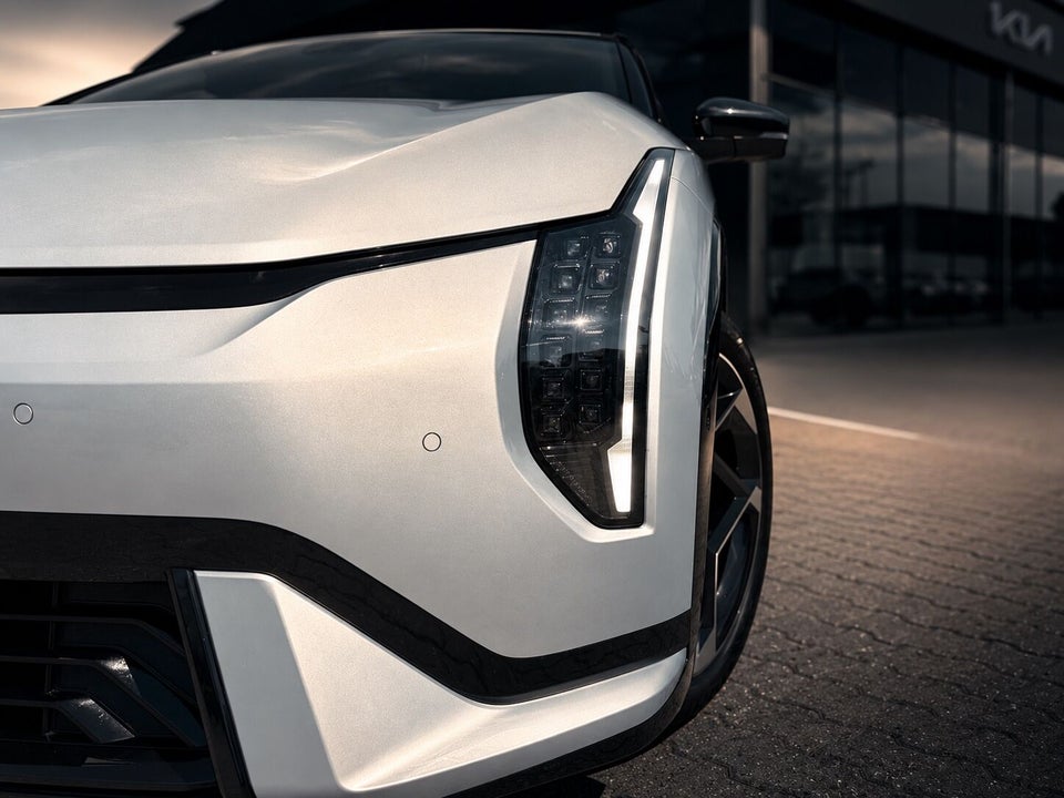 Kia EV4 81 Long Range Upgrade Fastback 4d