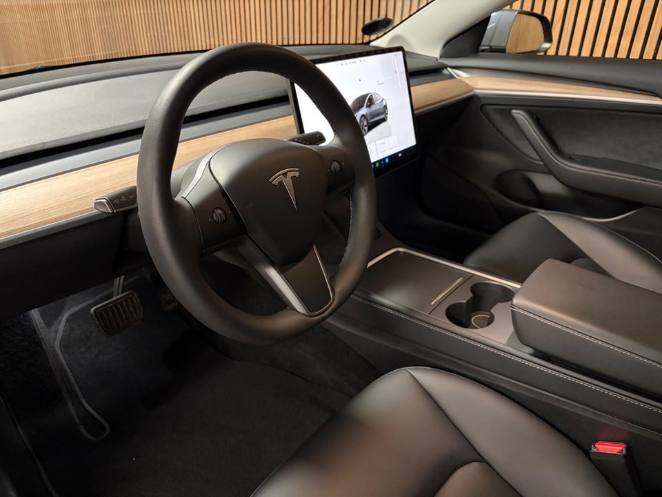 Tesla Model 3 Long Range RWD 4d