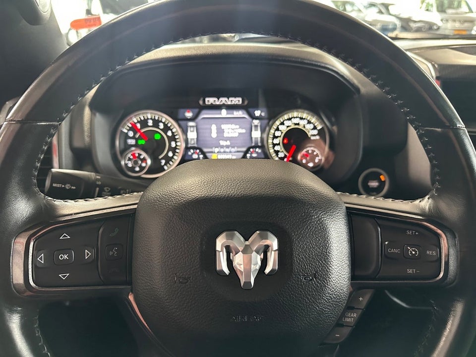 Dodge RAM 1500 5,7 V8 Hemi Big Horn Night aut. 4d