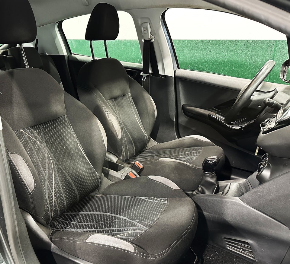 Peugeot 208 1,2 VTi Access 5d