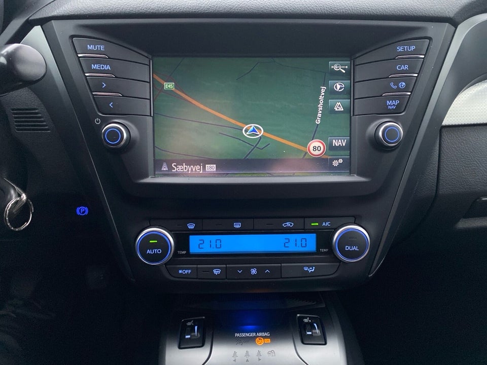 Toyota Avensis 2,0 D-4D T2 Touring Sports 5d