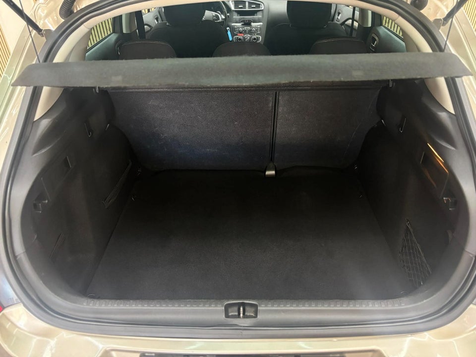 Citroën C4 1,6 e-HDi 112 Seduction E6G 5d