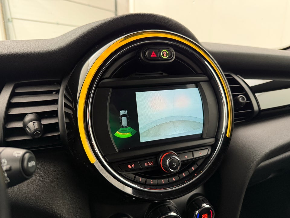 MINI Cooper SE Essential 3d