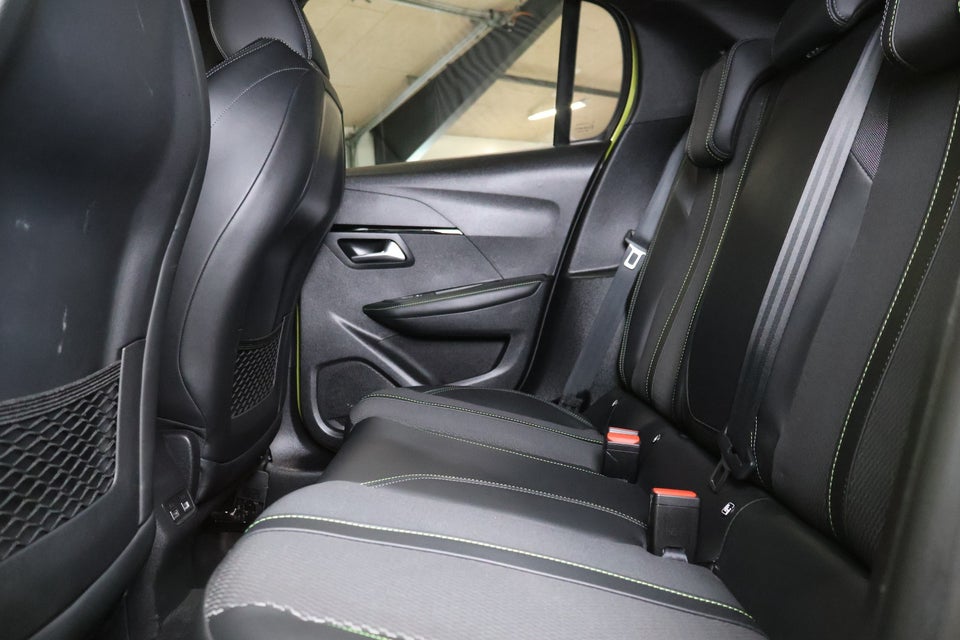 Peugeot e-208 54 GT 5d