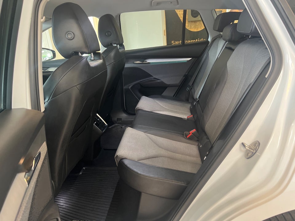 Skoda Enyaq 80 iV Loft 5d