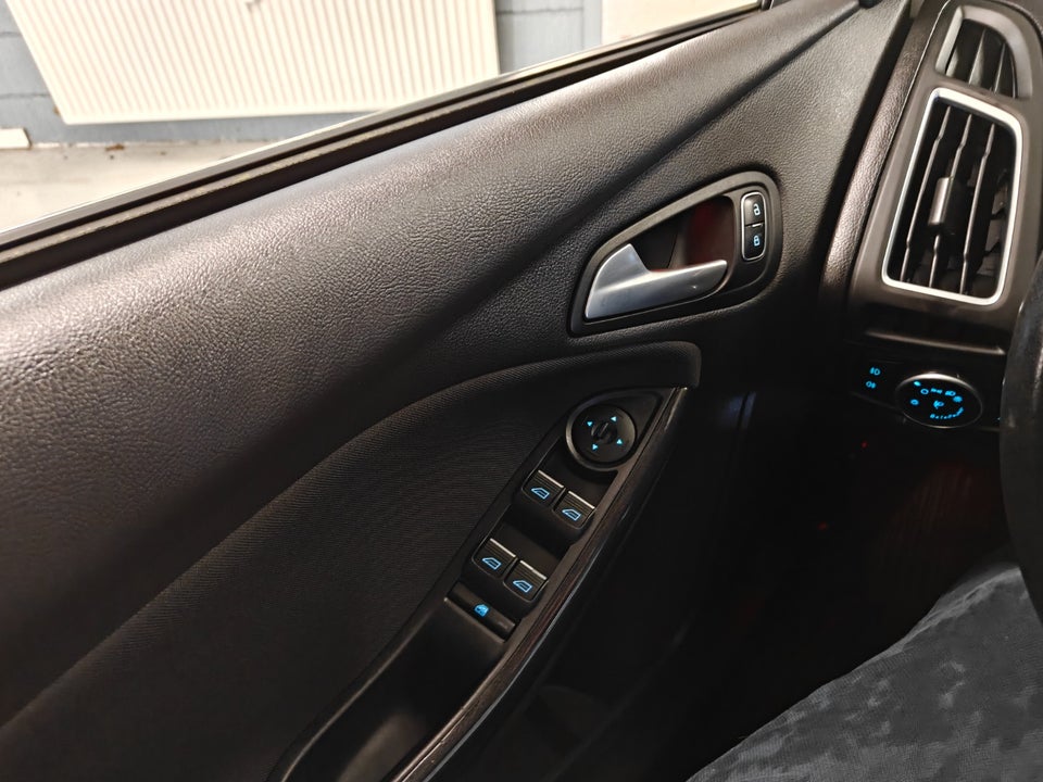 Ford Focus 1,0 SCTi 125 Titanium stc. ECO 5d