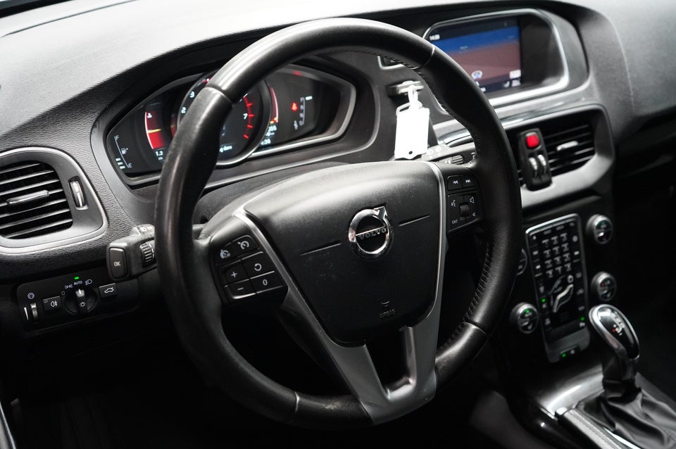 Volvo V40 1,5 T3 152 Dynamic Edition aut. 5d