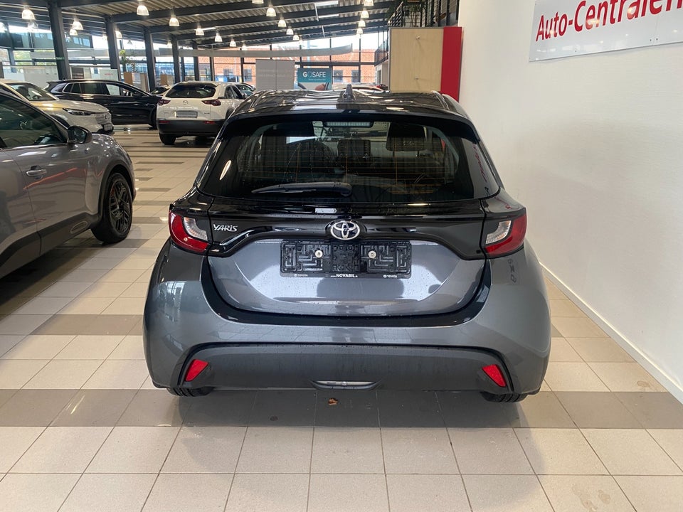 Toyota Yaris 1,0 Active 5d