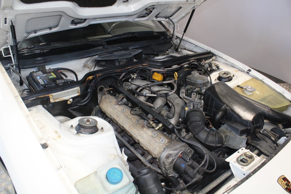 Porsche 924 2,5 S 3d