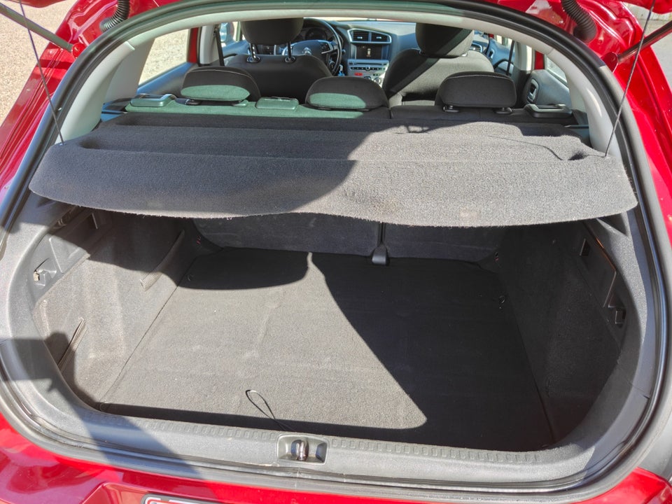 Citroën C4 1,6 BlueHDi 100 Feel Complet 5d