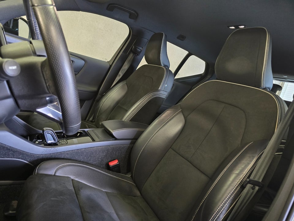 Volvo XC40 P8 ReCharge Twin R-Design 5d