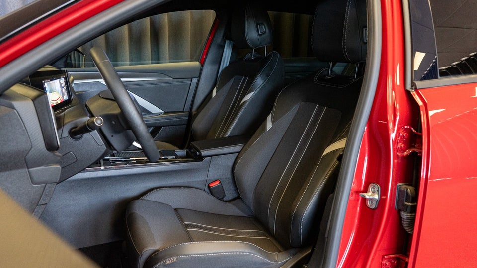 Opel Astra-e 54 GS Sports Tourer 5d
