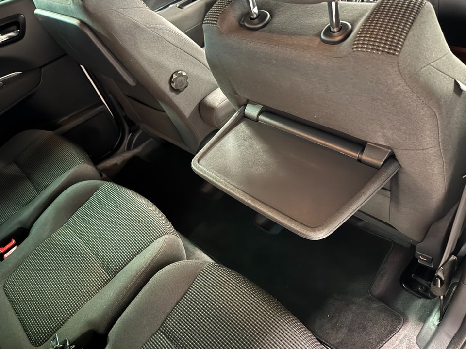 Peugeot 5008 1,6 BlueHDi 120 Allure EAT6 7prs 5d