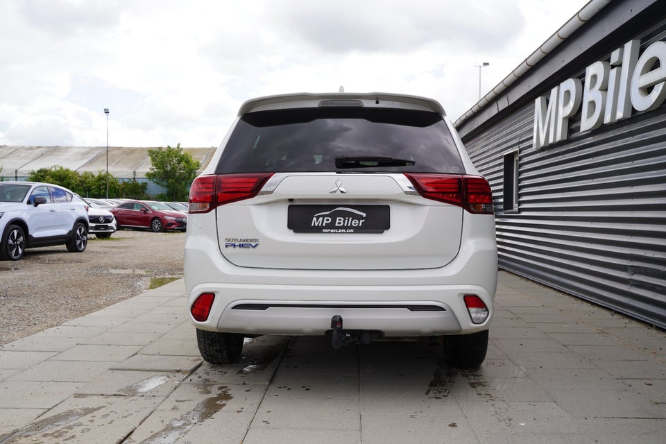 Mitsubishi Outlander 2,4 PHEV Inform+ CVT 4WD 5d