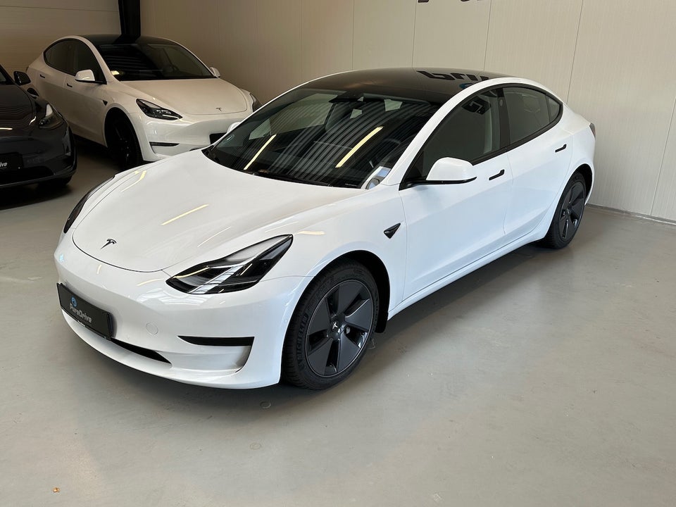 Tesla Model 3 RWD 4d