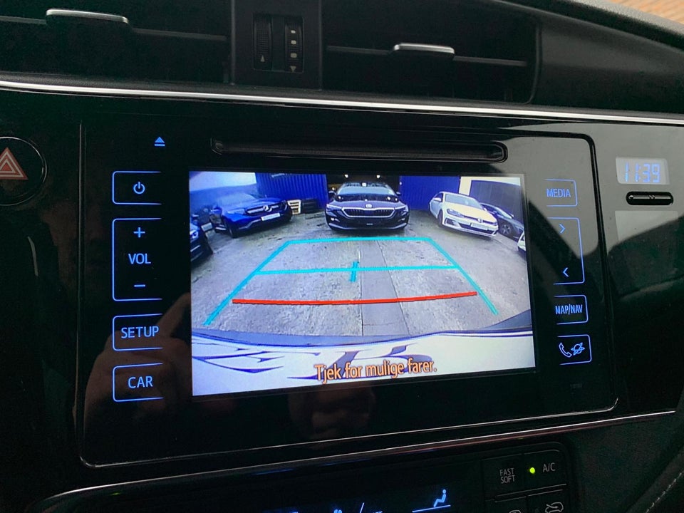 Toyota Auris 1,8 Hybrid Style Touring Sports CVT 5d