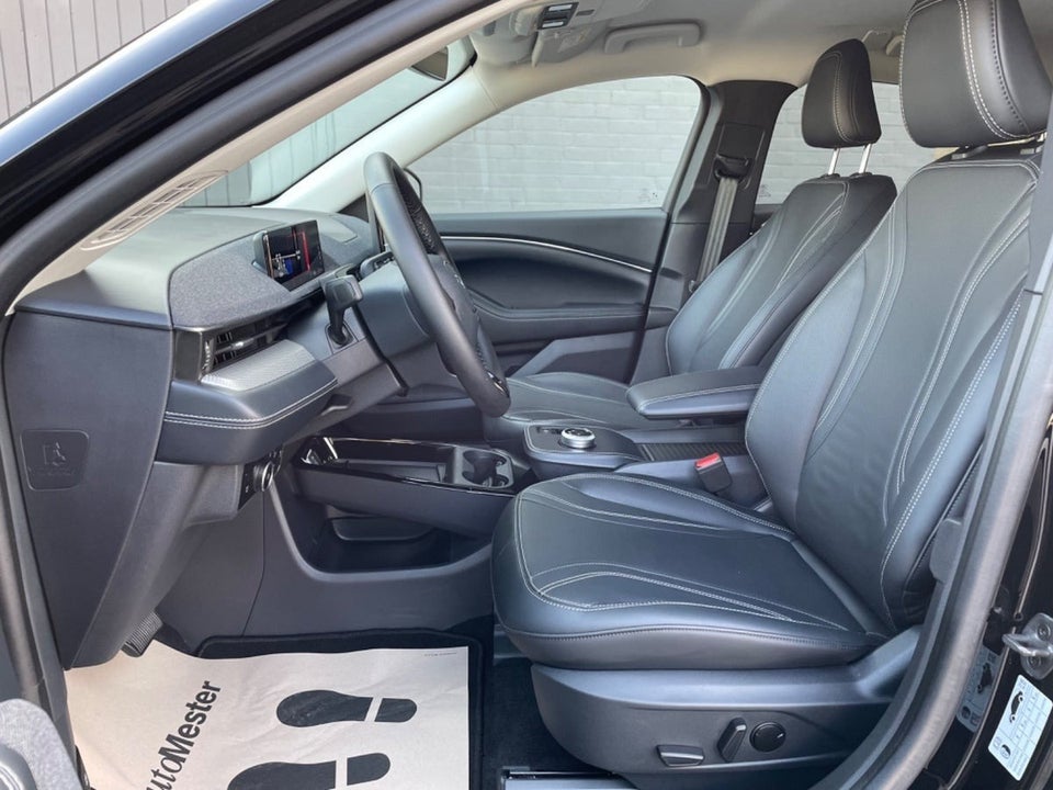 Ford Mustang Mach-E 78 Standard Range 5d