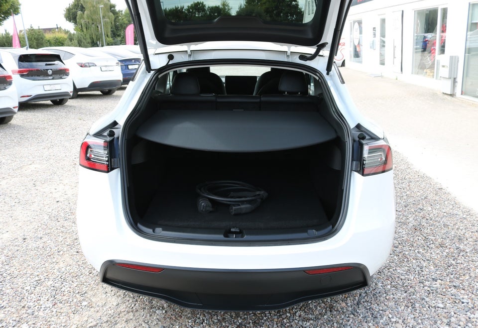 Tesla Model Y RWD 5d