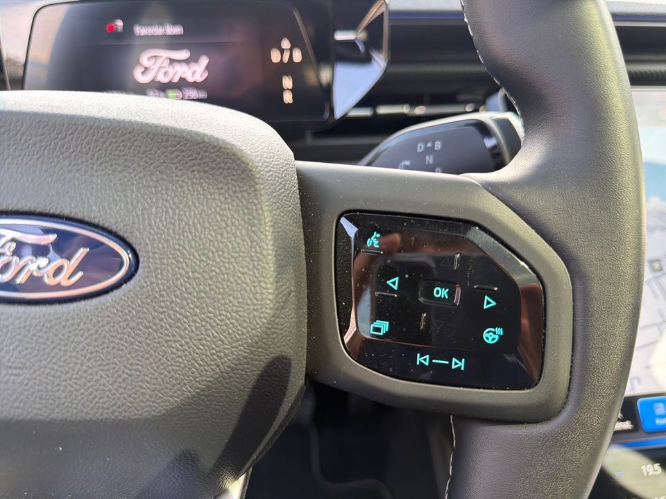 Ford Explorer 77 Premium Extended Range 5d