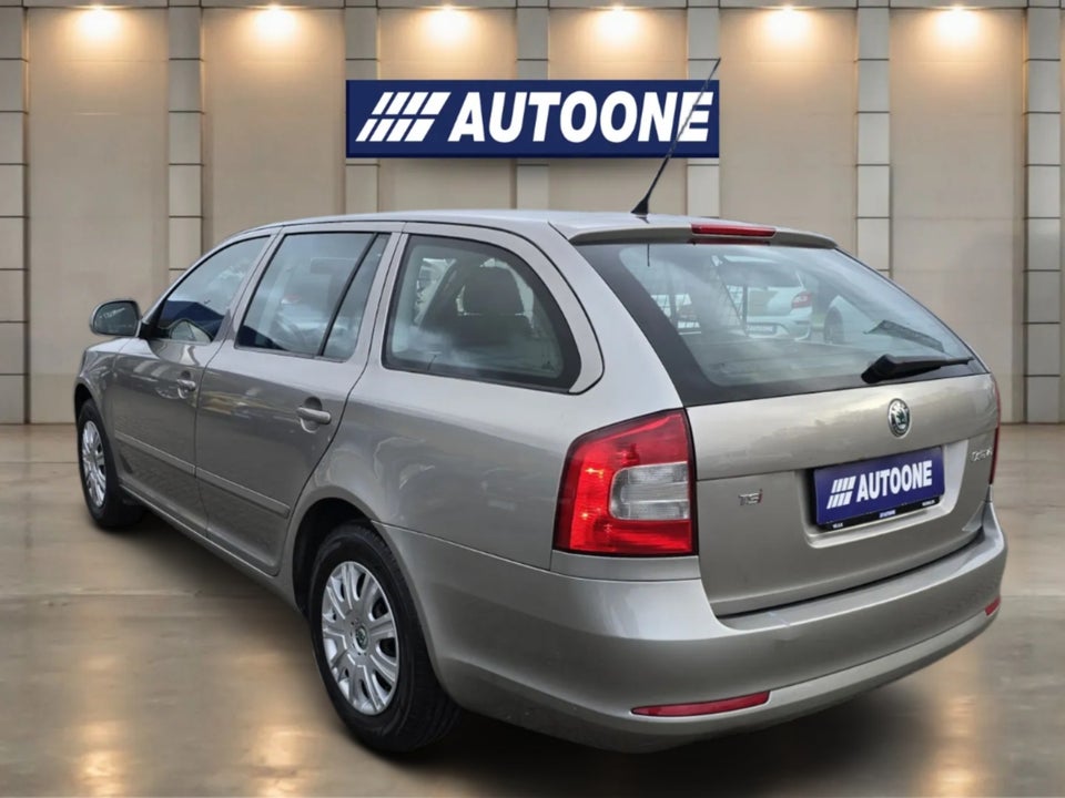 Skoda Octavia 1,8 TSi 160 Ambiente Combi 5d