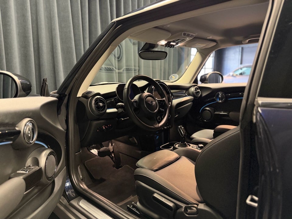 MINI Cooper SE Classic Trim 3d