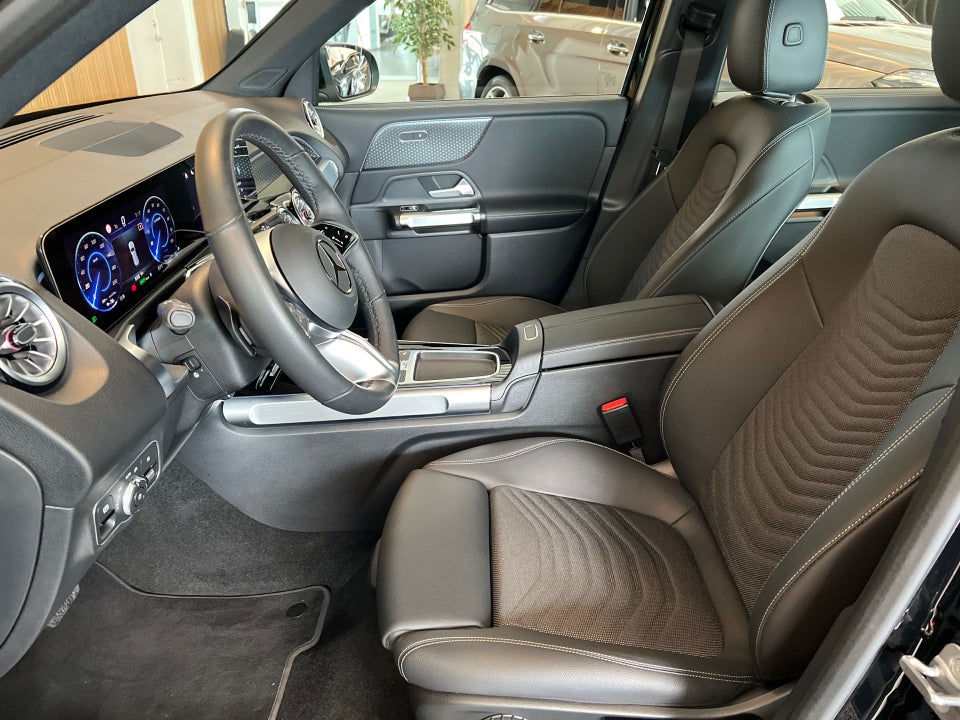 Mercedes EQB250+ Progressive 5d