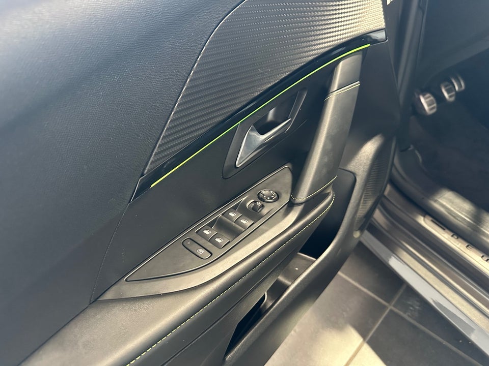 Peugeot 208 1,2 PureTech 100 GT 5d