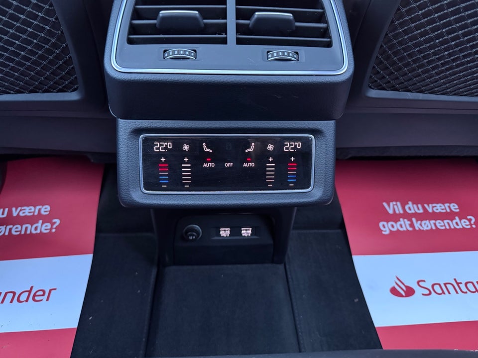 Audi e-tron 55 quattro 5d