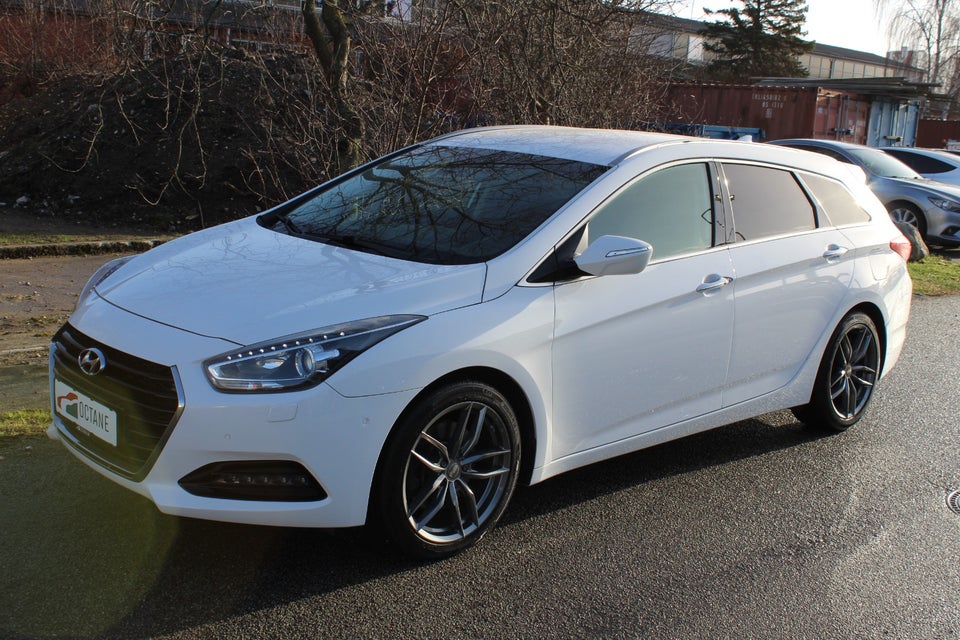 Hyundai i40 1,7 CRDi 141 Premium+ CW DCT 5d