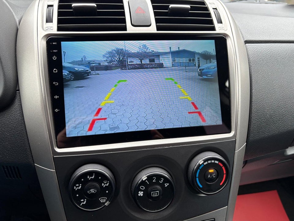 Toyota Corolla 1,6 Luna 4d