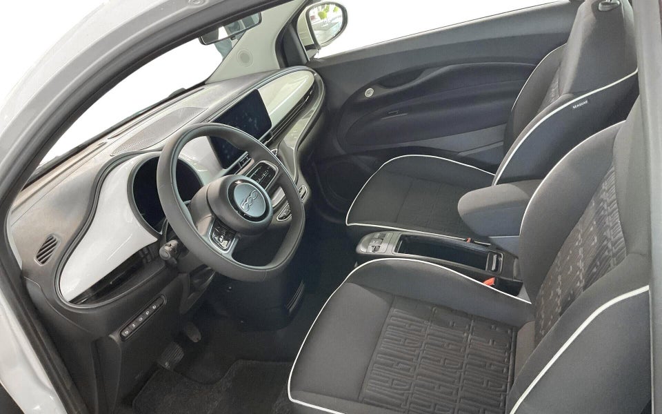 Fiat 500e 42 Icon 3d