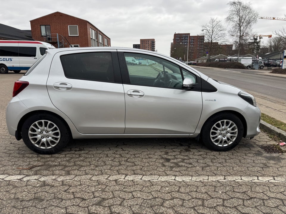 Toyota Yaris 1,5 Hybrid H3 e-CVT 5d