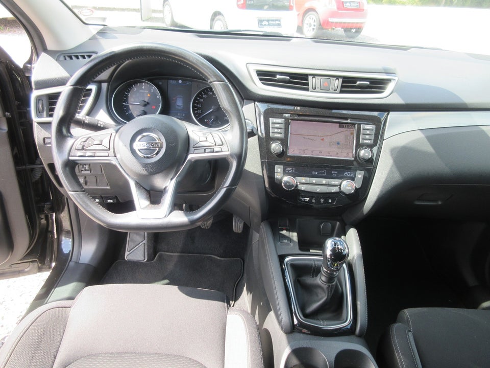 Nissan Qashqai 1,3 Dig-T 140 N-Connecta 5d