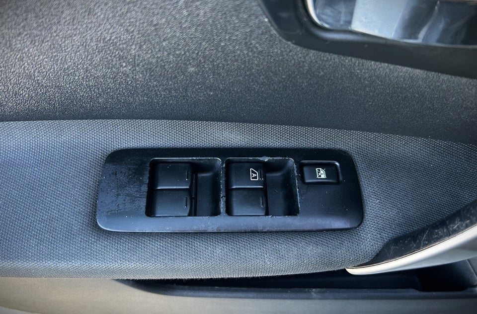 Nissan Qashqai 1,6 Visia 5d