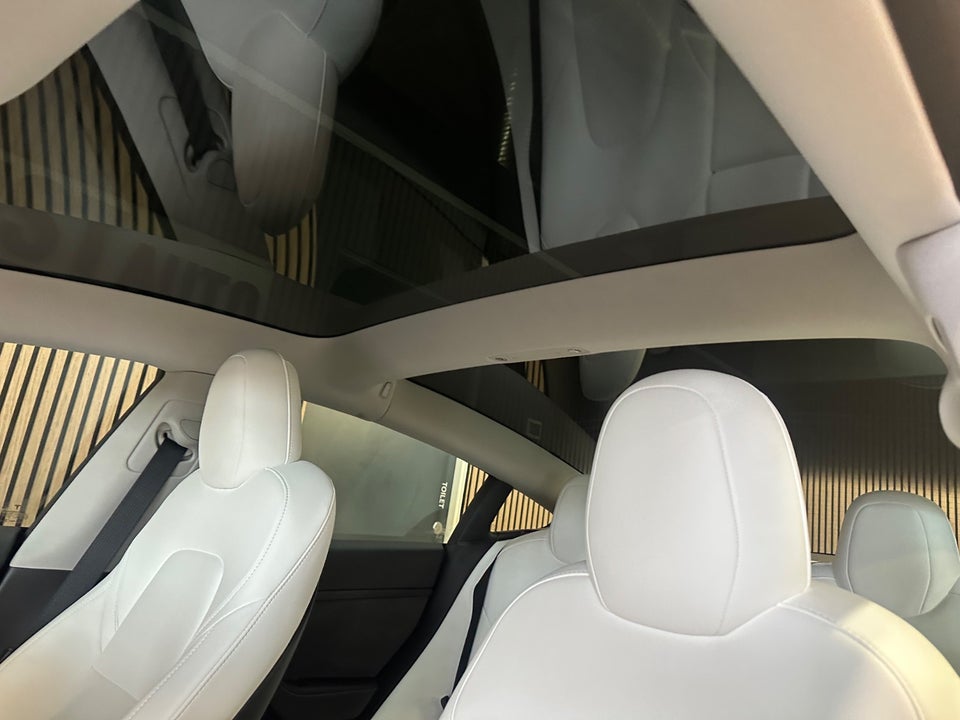 Tesla Model 3 Standard Range+ RWD 4d