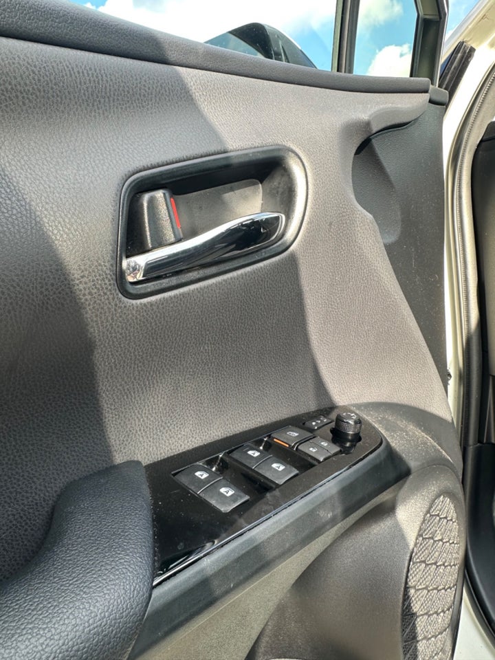 Toyota Prius 1,8 Plug-in Hybrid H3 MDS 5d