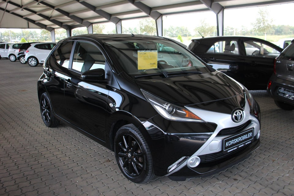 Toyota Aygo 1,0 VVT-i x-black 5d