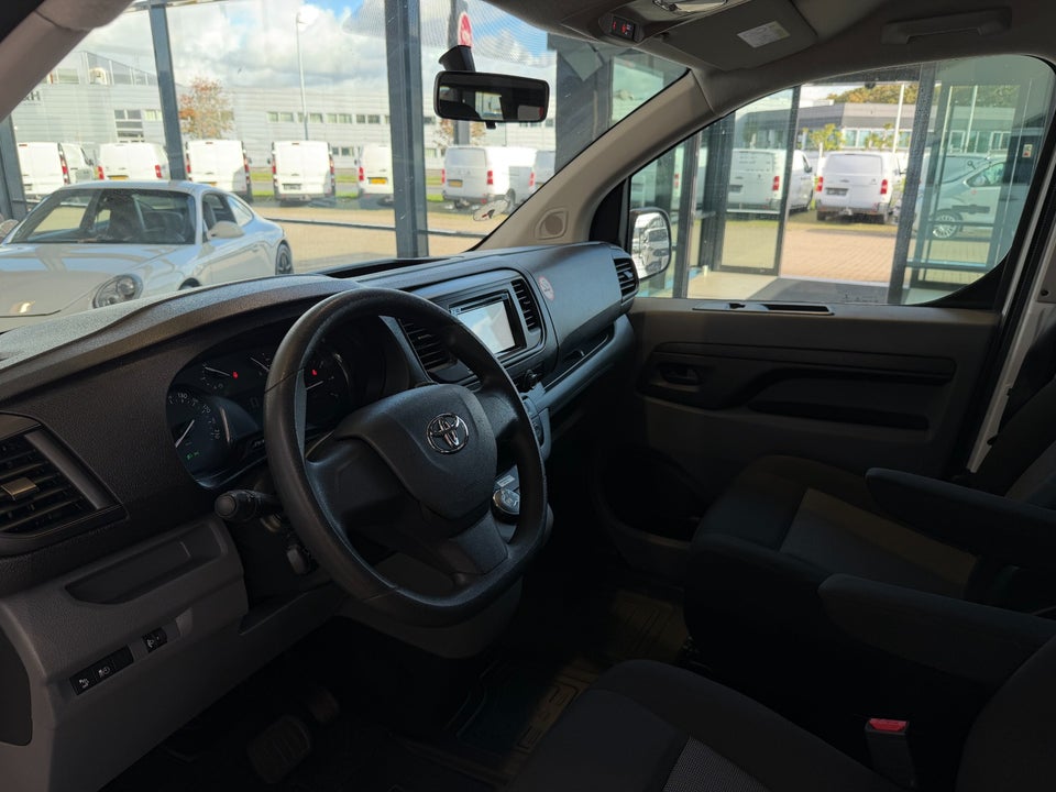 Toyota ProAce Verso 2,0 D 120 Medium Combi aut. 5d