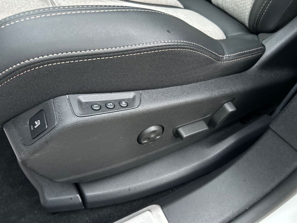 Peugeot 3008 1,6 Hybrid4 GT Pack EAT8 5d