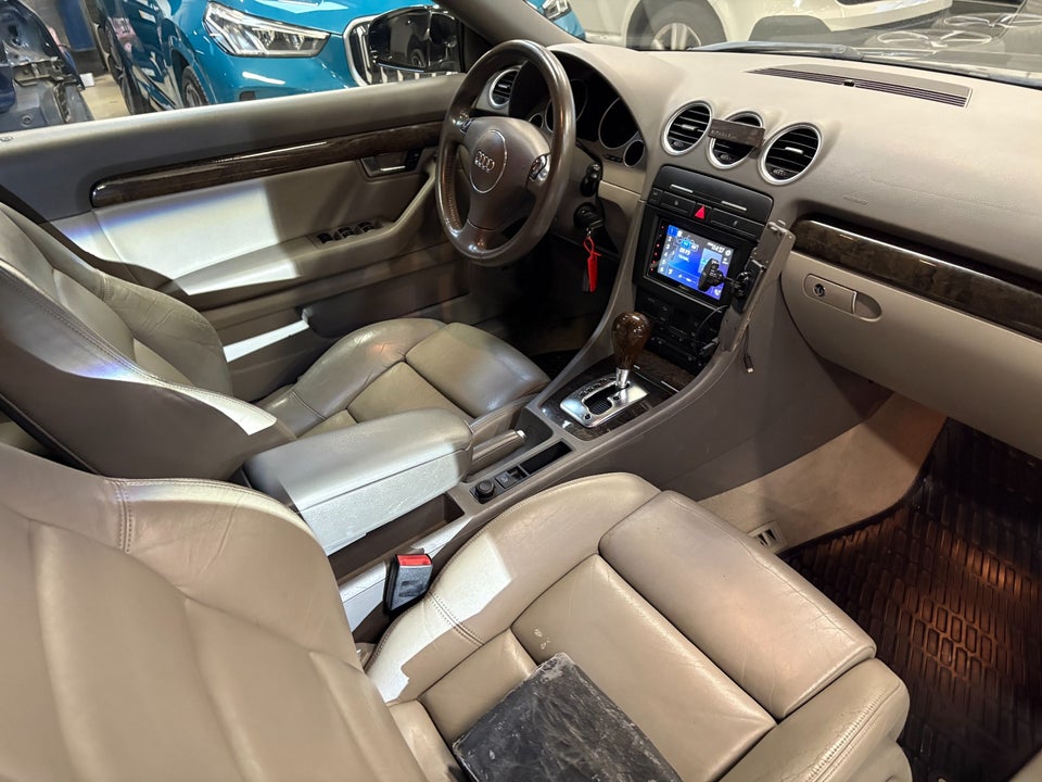 Audi A4 3,0 V6 Cabriolet Multitr. 2d