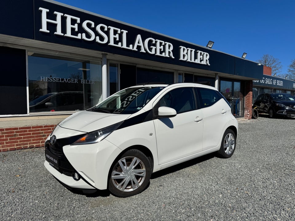 Toyota Aygo 1,0 VVT-i x-wave Sky 5d