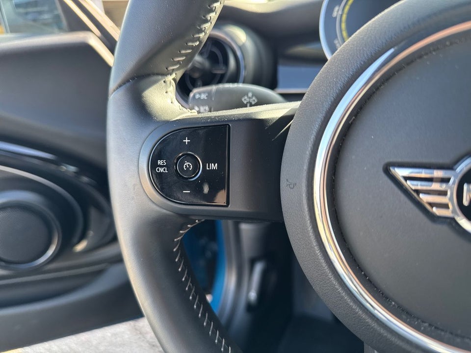 MINI Cooper SE Classic Trim 3d