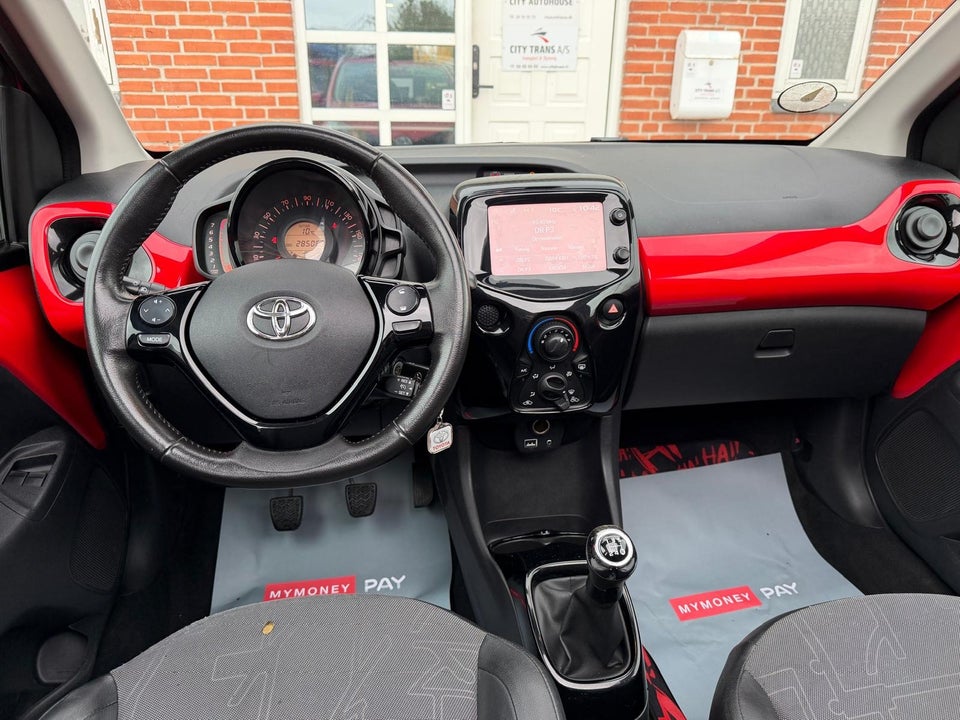 Toyota Aygo 1,0 VVT-i x-wave Sky 5d