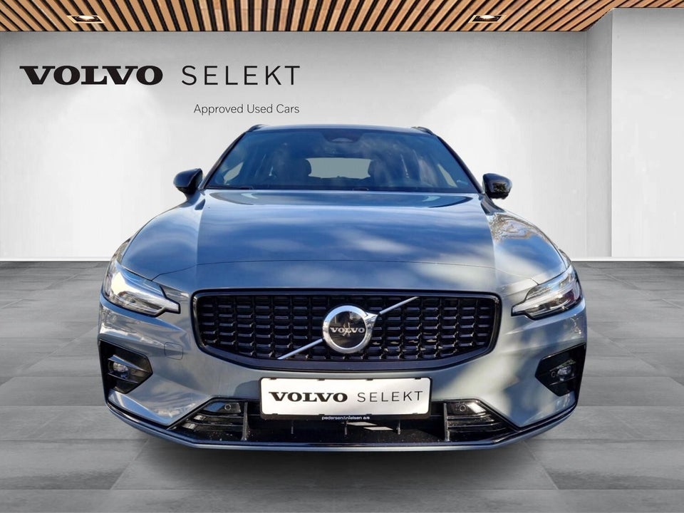 Volvo V60 2,0 B4 197 Plus Dark aut. 5d