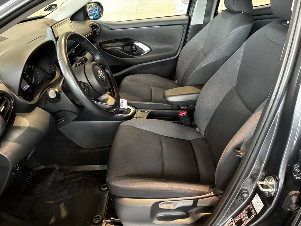 Toyota Yaris 1,5 Active CVT 5d