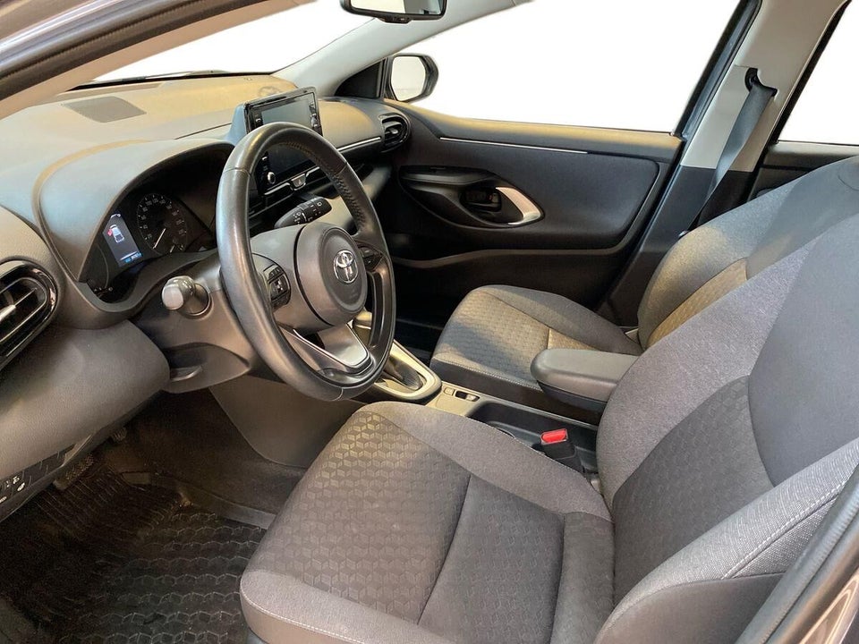 Toyota Yaris 1,5 Hybrid Active Tech e-CVT 5d