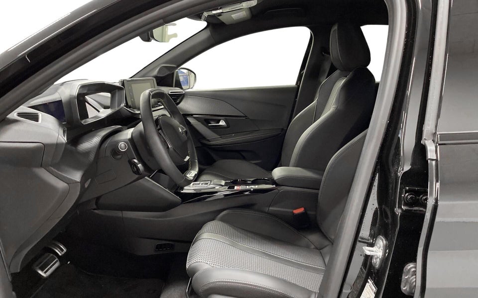 Peugeot e-208 50 GT 5d