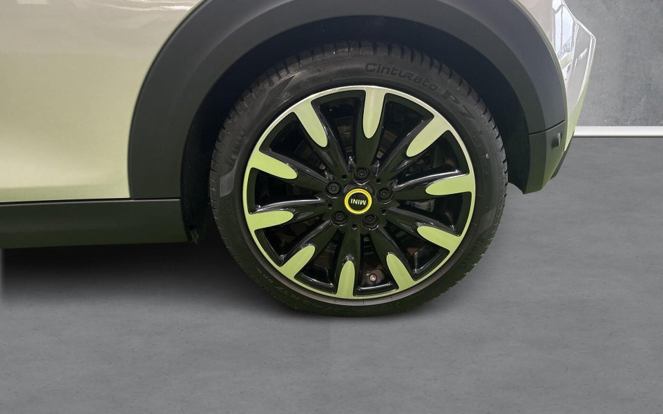 MINI Cooper SE Experience 3d