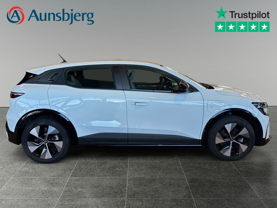 Renault Megane E-Tech 40 Equilibre 5d